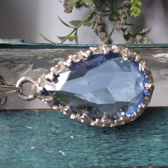 Vintage Silver Necklace with Large Blue Jewel Stone - Picture 2 of 7